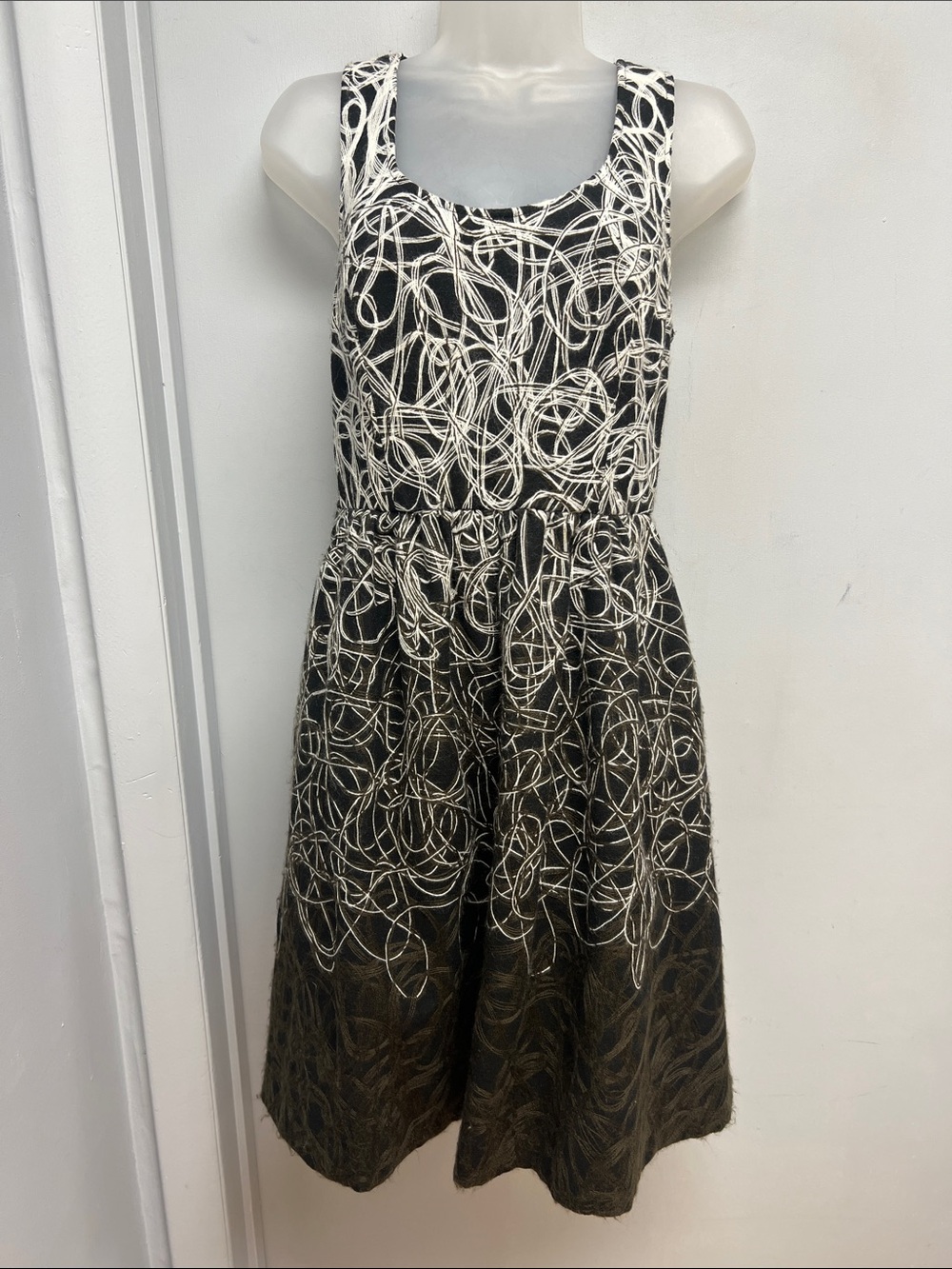 Maeve Anthropologie Black & Cream Embroidered Fit & Flare Dress Size 8